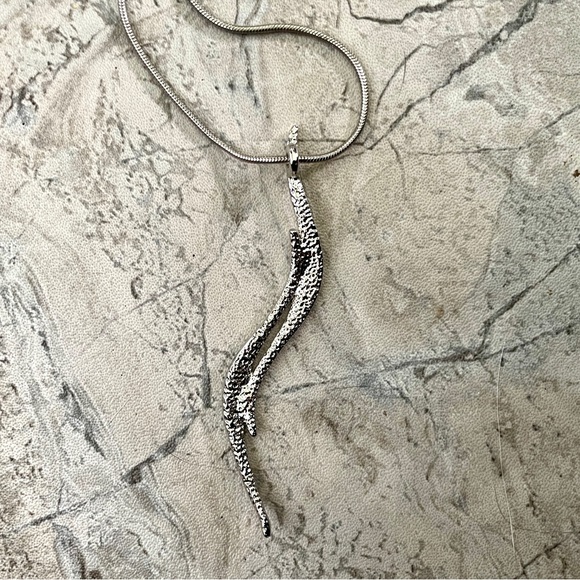 Abstract silver Necklace - Picture 3 of 3